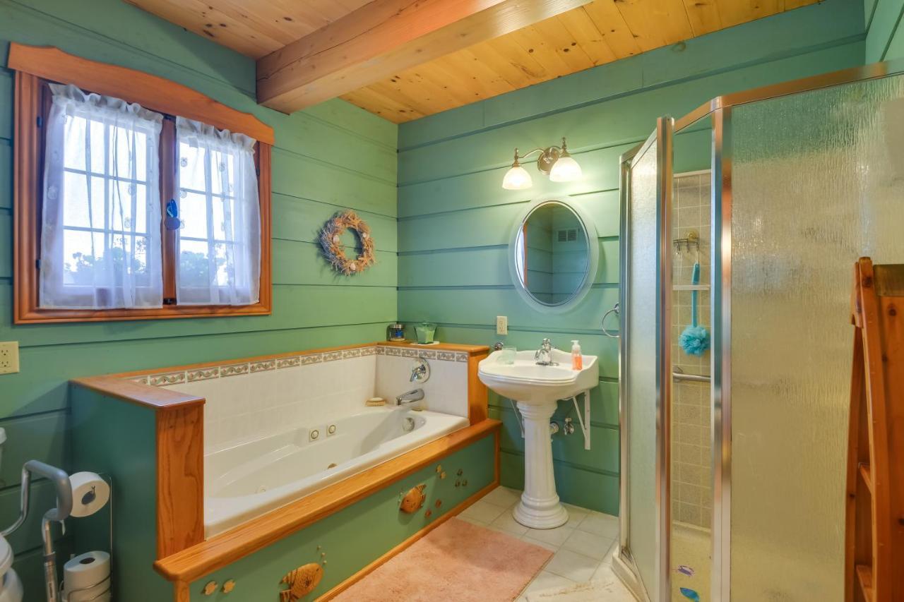 Warm And Cozy Clayton Cabin Near St Lawrence River! Bagian luar foto